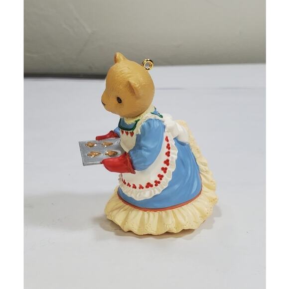 Vintage Hallmark Keepsake Ornament The Bearingers Mama Bearinger 1993 - Picture 3 of 7